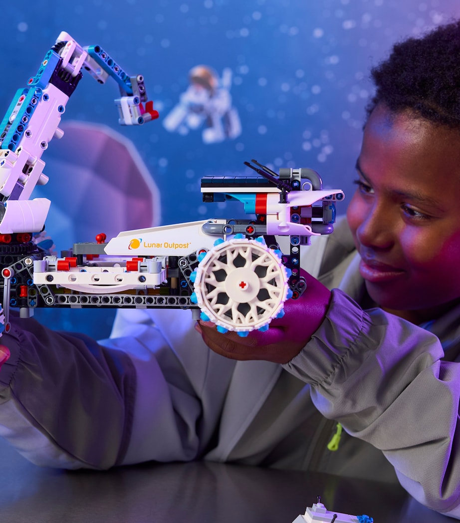 Technic Lunar Outpost Moon Rover Space Vehicle 42211