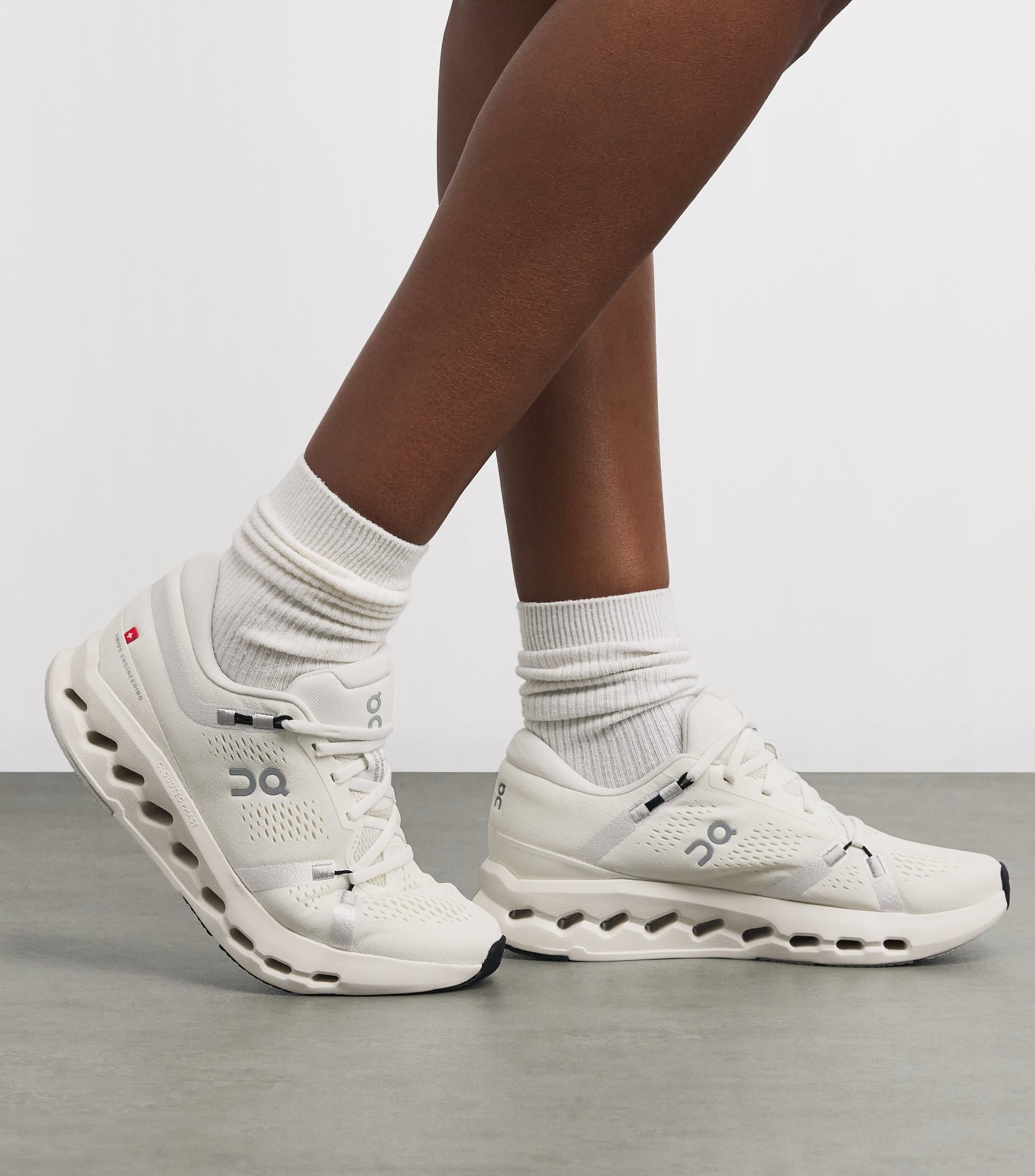 On Ivory Cloudsurfer 2 Trainers