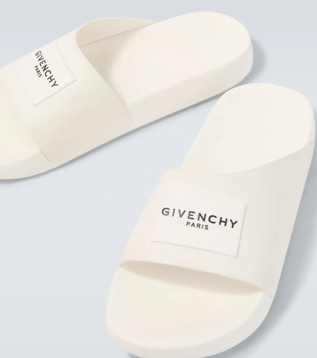 Givenchy - Label slides