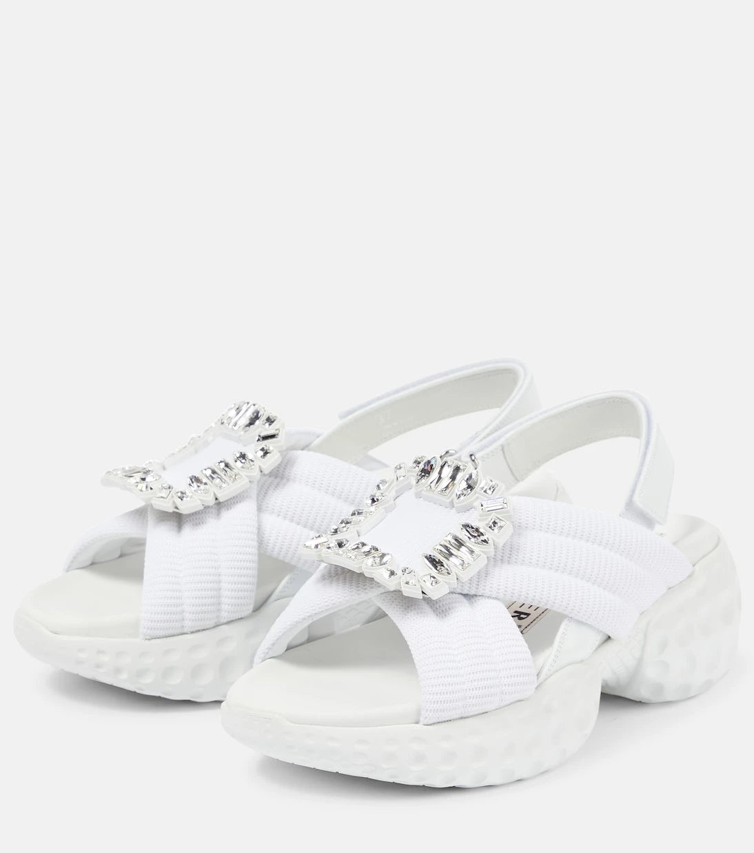 Roger Vivier - صنادل فيف رَن المرصعة بحزام خلفي
