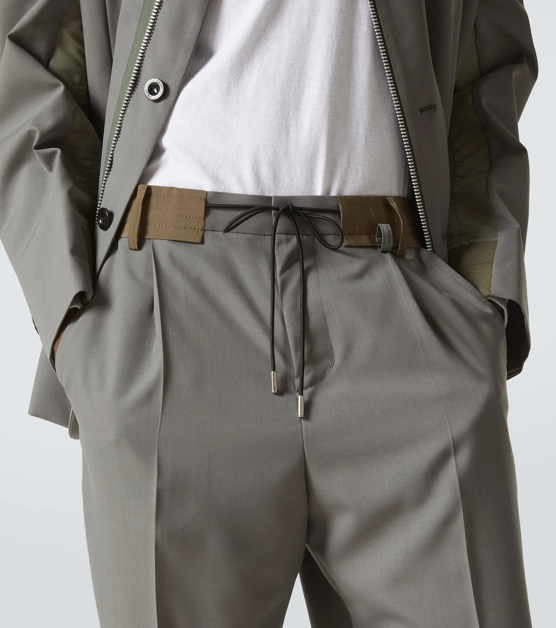 Sacai - بنطال واسع الساق بخصر متوسط الارتفاع