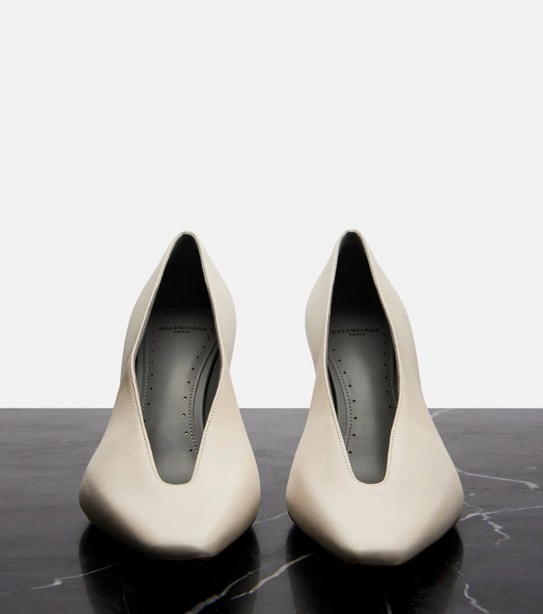 Balenciaga - Duchesse leather pumps
