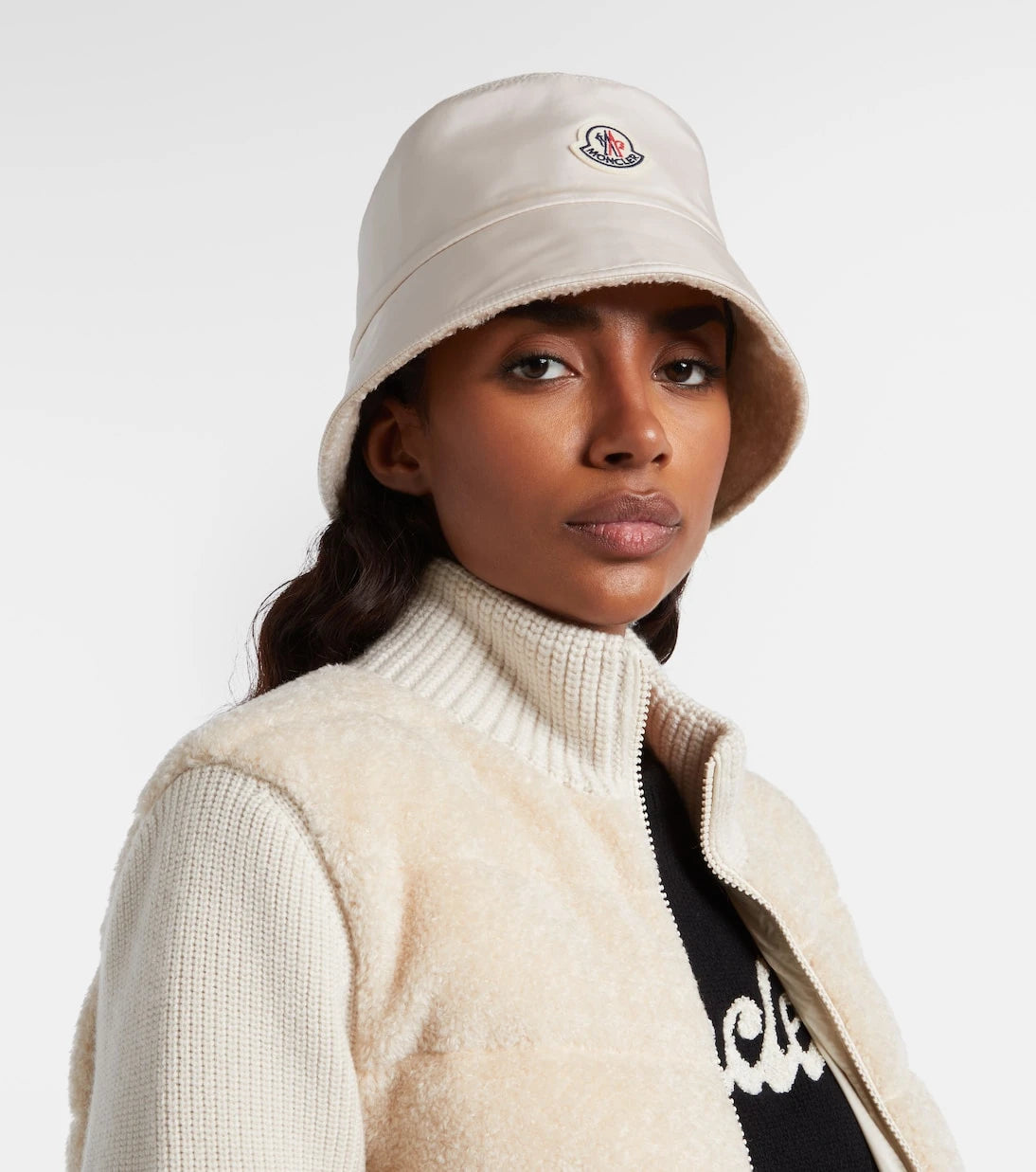 Moncler - Logo reversible teddy bucket hat