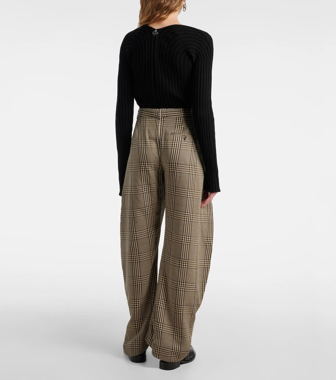Acne Studios - بنطلون كاروهات بقصة ساق برميلية وخصر متوسط الارتفاع