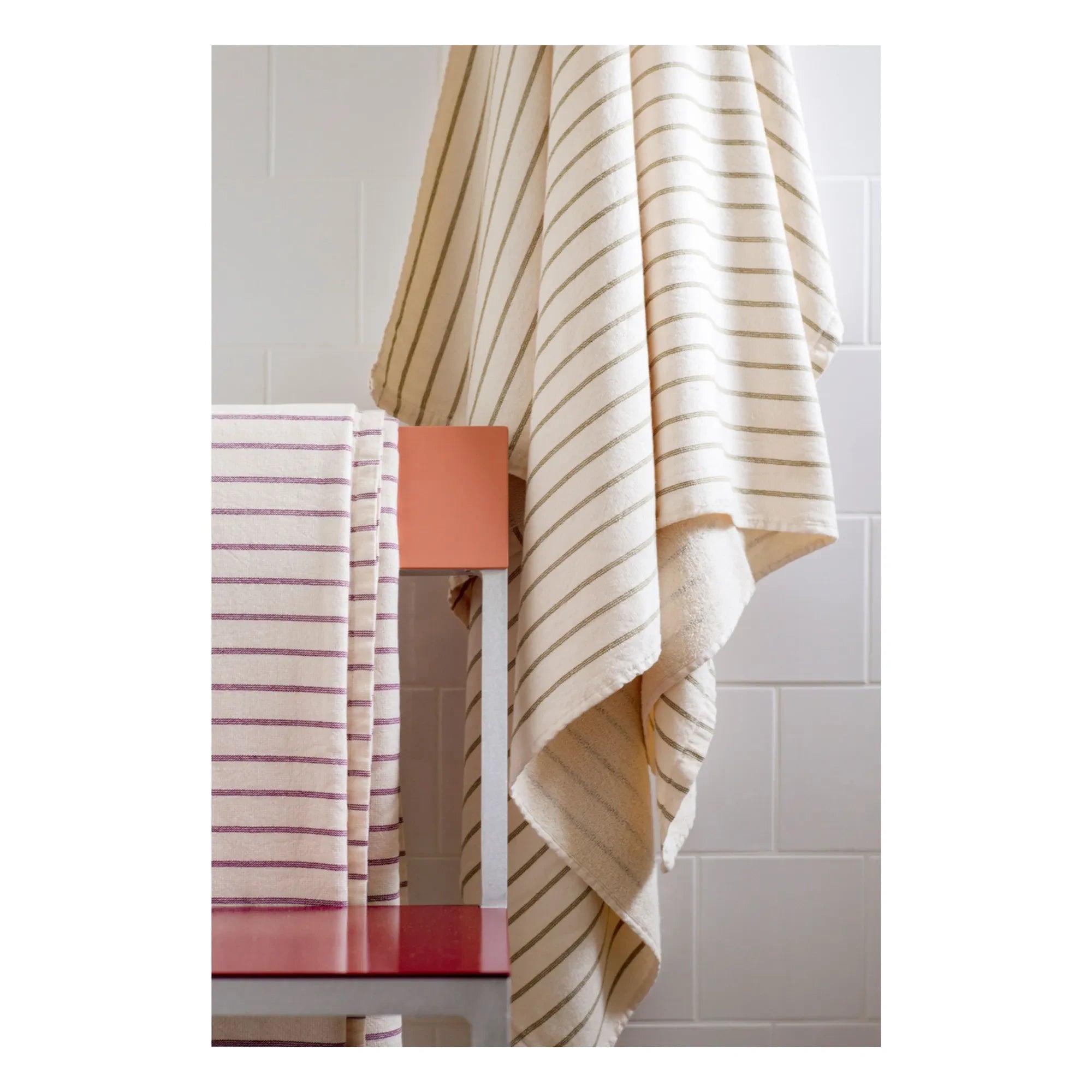 La cerise sur le gâteau - Marina beach towel | Moss Green