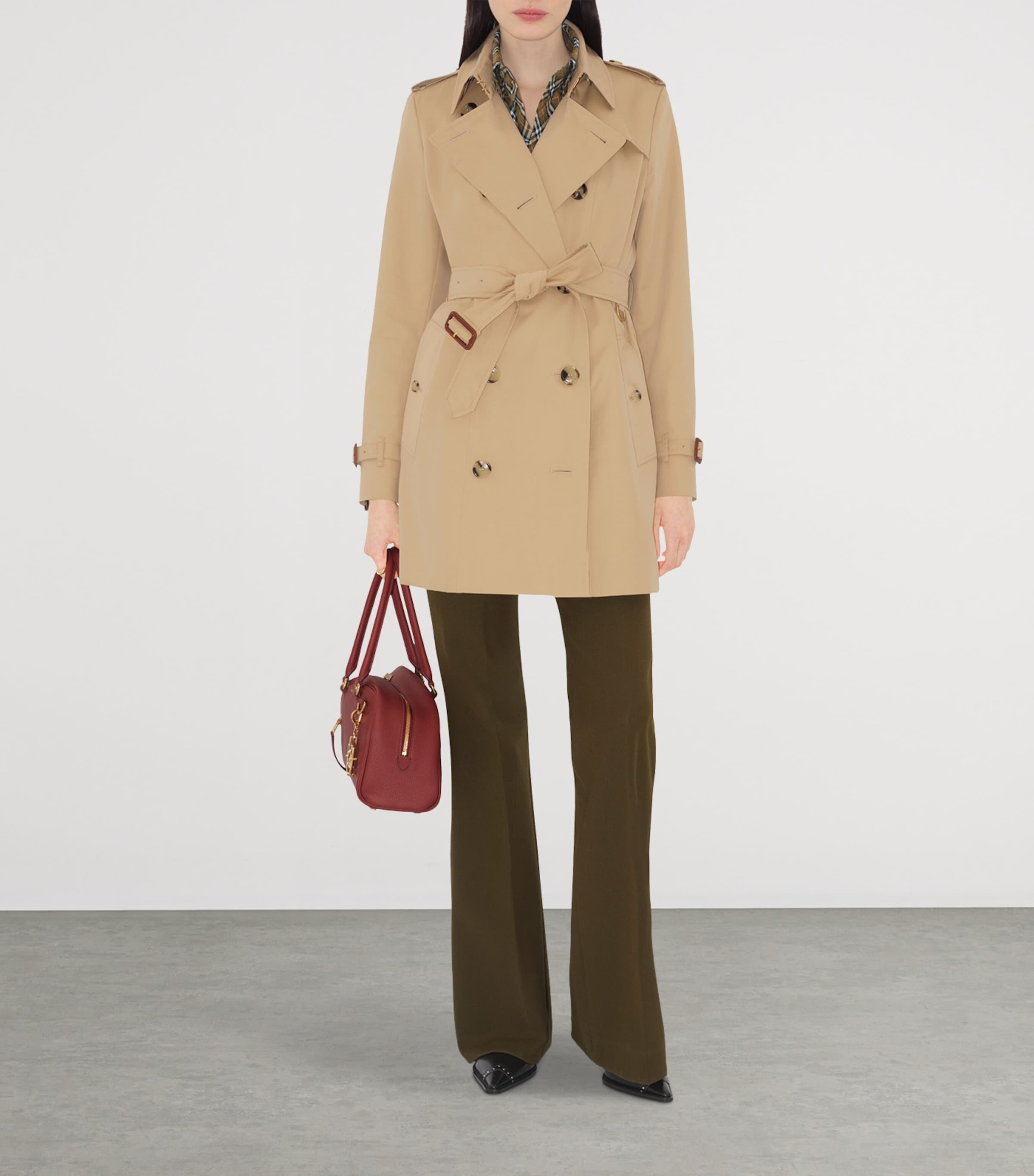 Burberry Beige Gabardine Short Chelsea Heritage Trench Coat