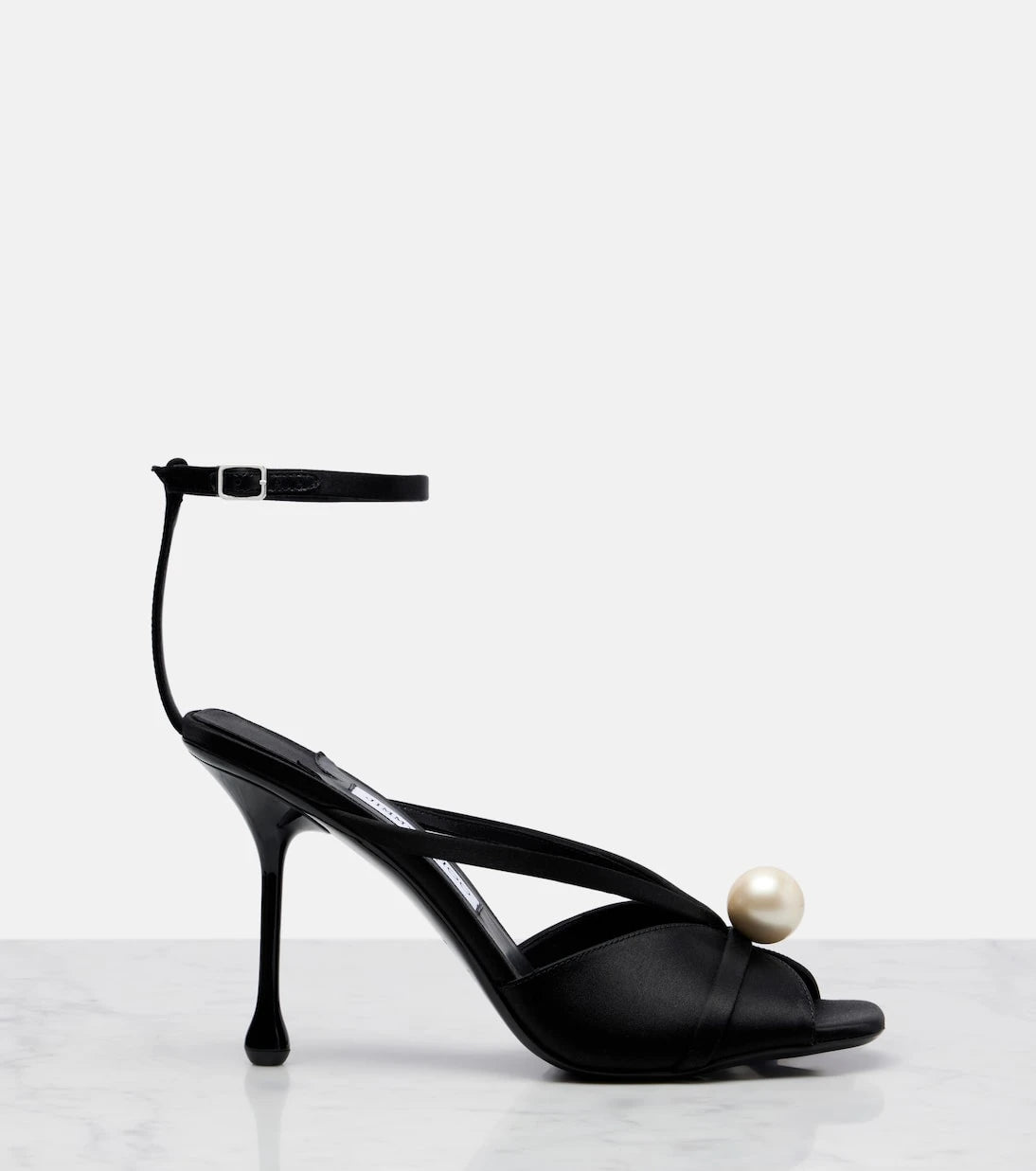 Jimmy Choo - صندل سيفا 95 من الساتان المزين