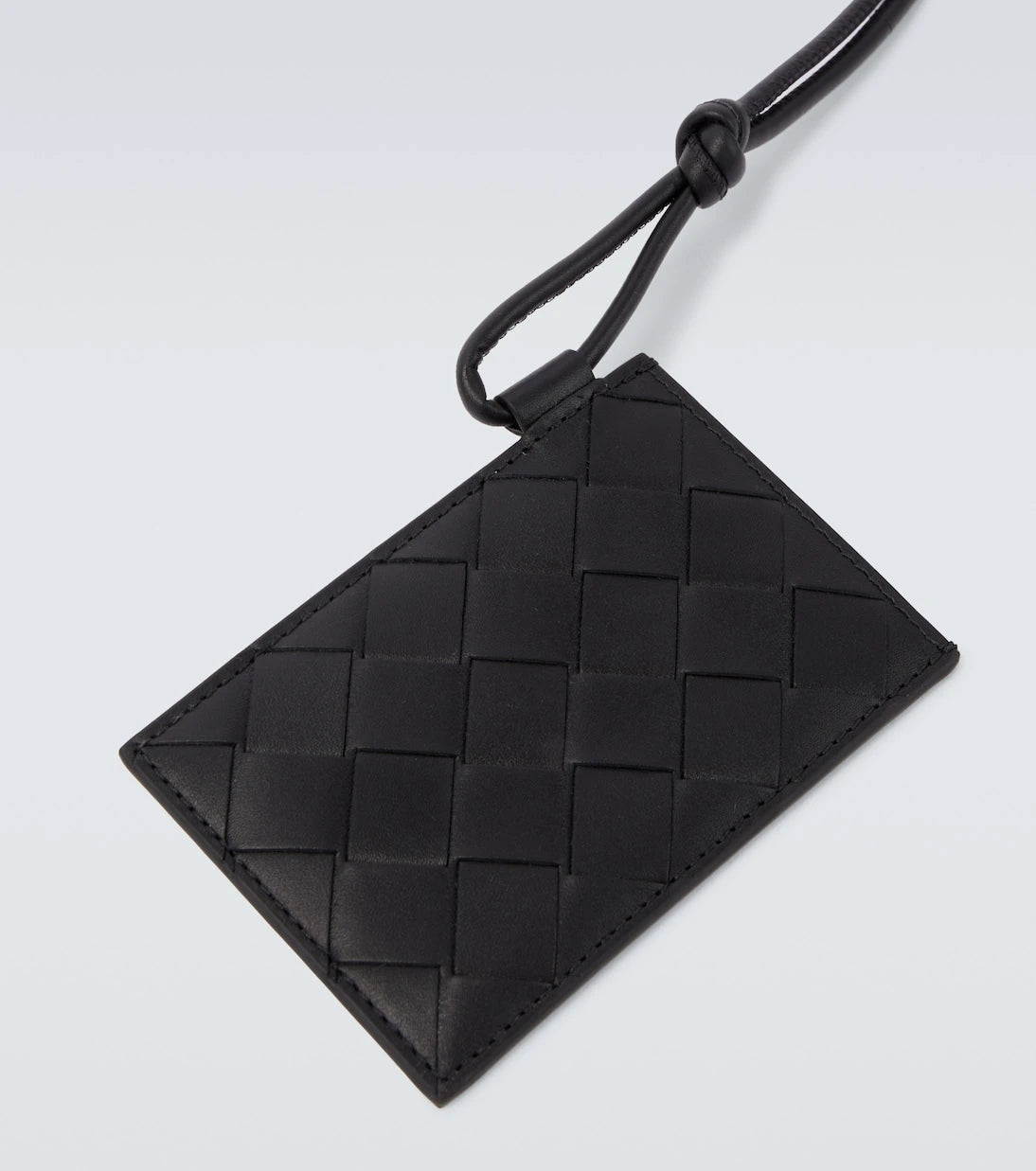 Bottega Veneta - بطاقة أمتعة جلدية بتقنية intrecciato