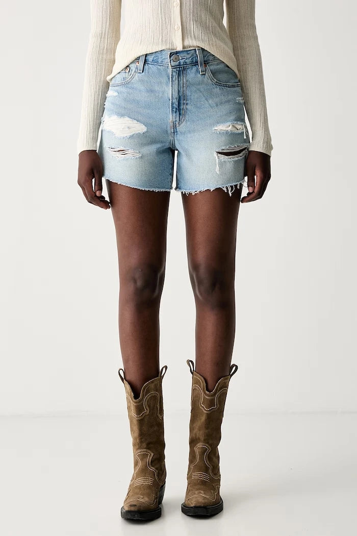 Levi's kadın denim kısa pantolon RIBCAGE A-LINE