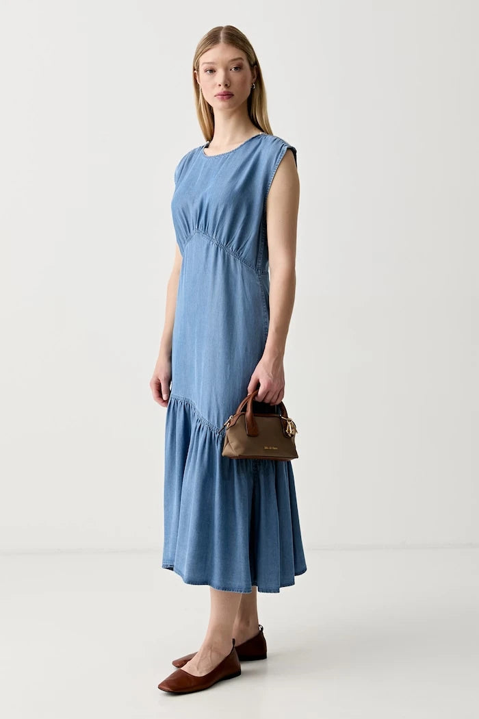 DKNY лятна рокля от лиосел