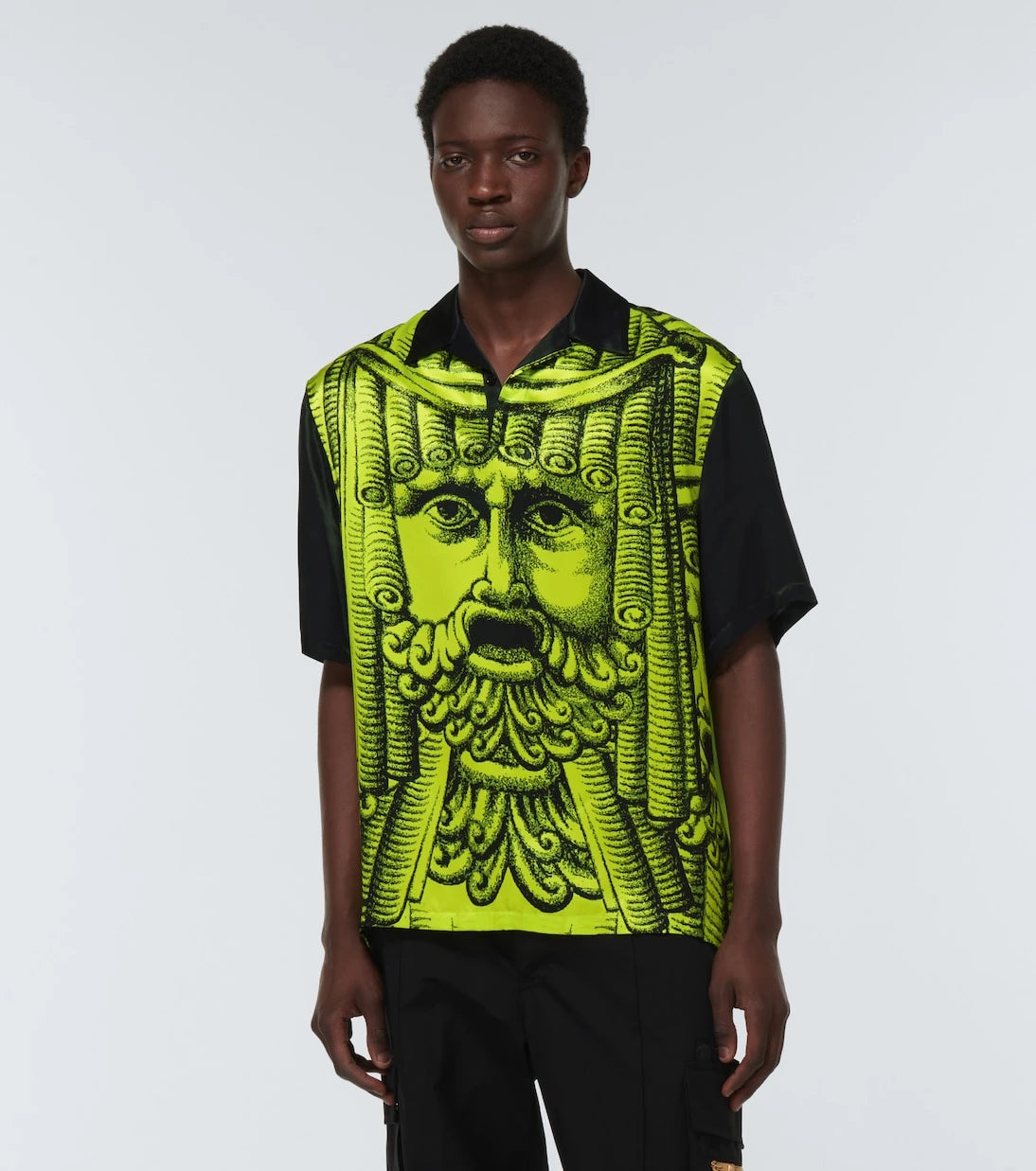 فيرساتشي - قميص بولينج من الساتان المطبوع