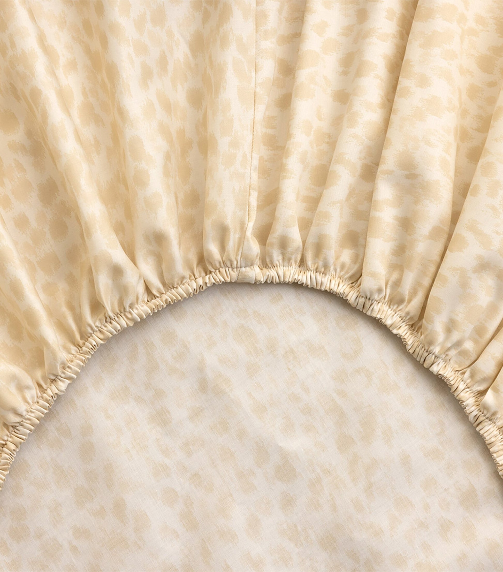 Contes Super King Fitted Sheet (180cm x 200cm)