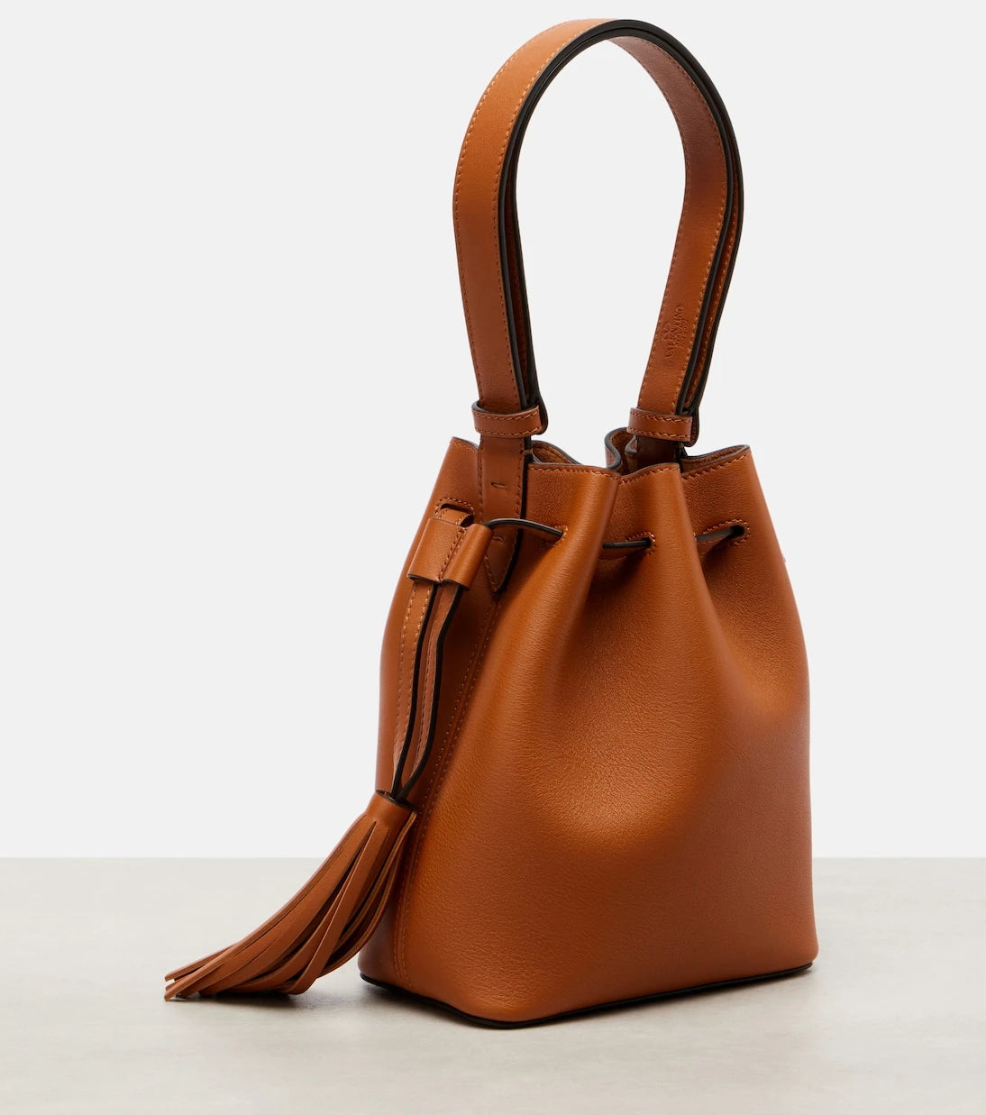 Valentino Garavani - So Seau Small leather bucket bag