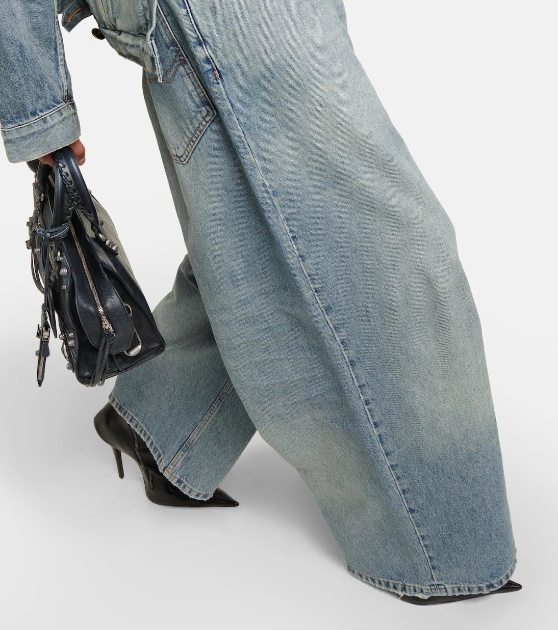 Balenciaga - بنطال جينز واسع الساقين