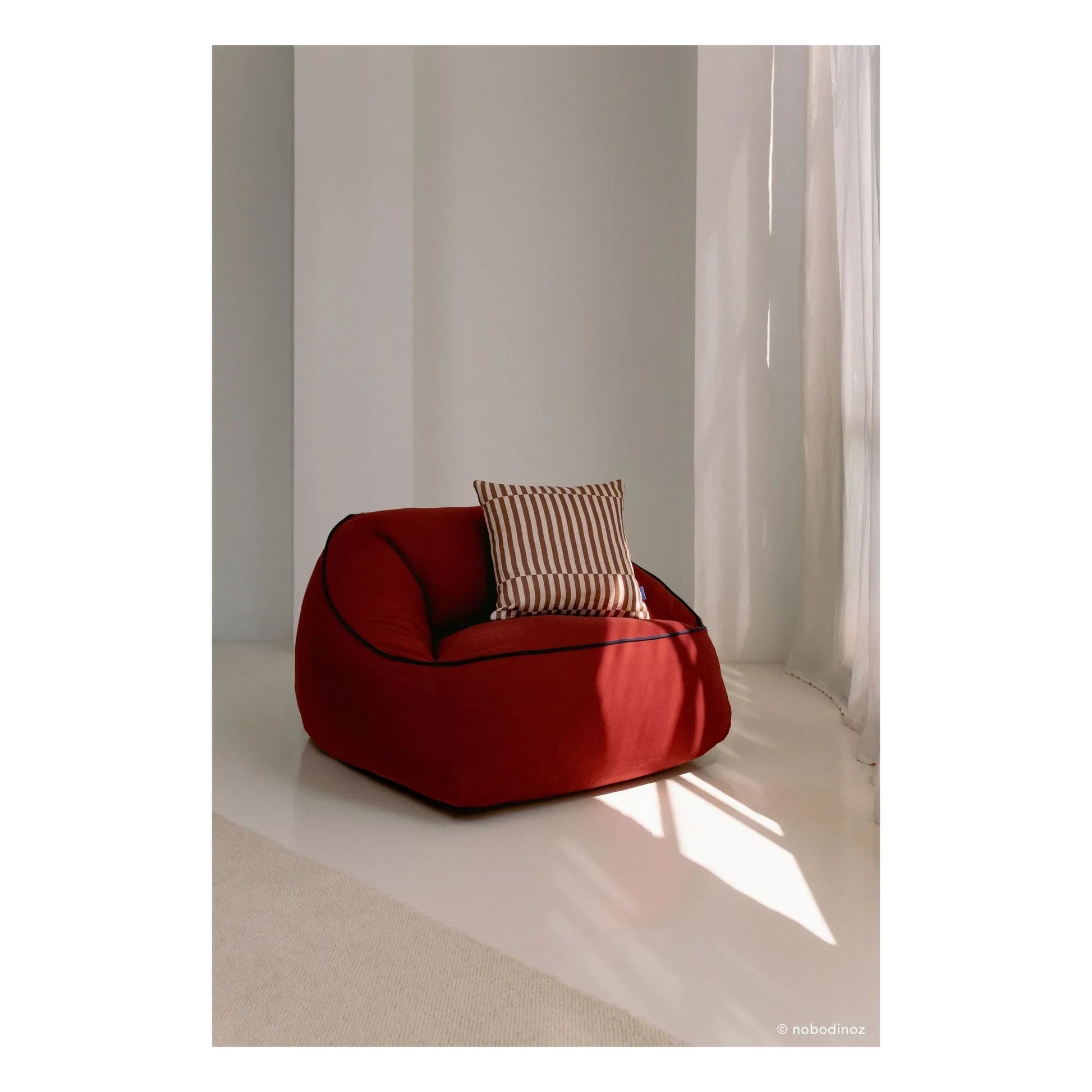 Nobodinoz - Arnold footstool | Red
