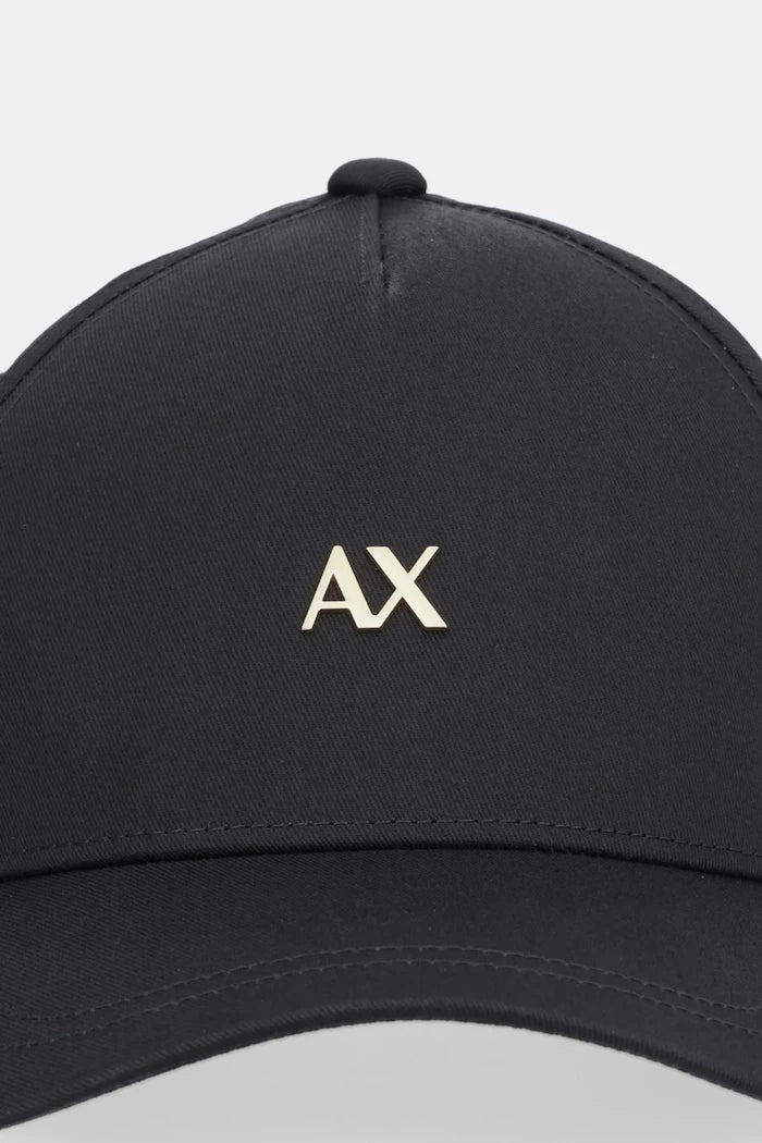 Памучна шапка с козирка Armani Exchange