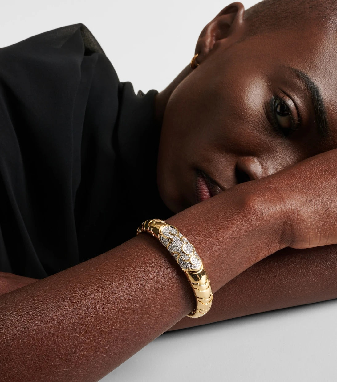 Marina B - Onda 18kt gold bangle with diamonds