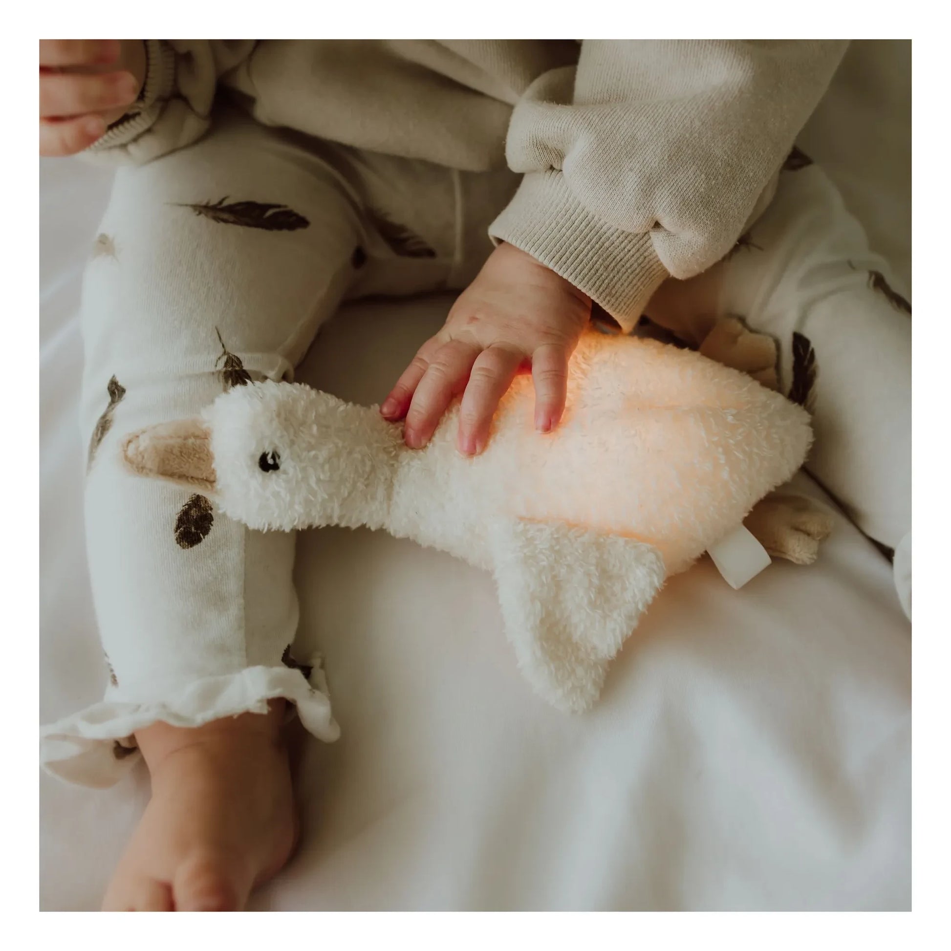 Flow - Liva white noise plush | Beige