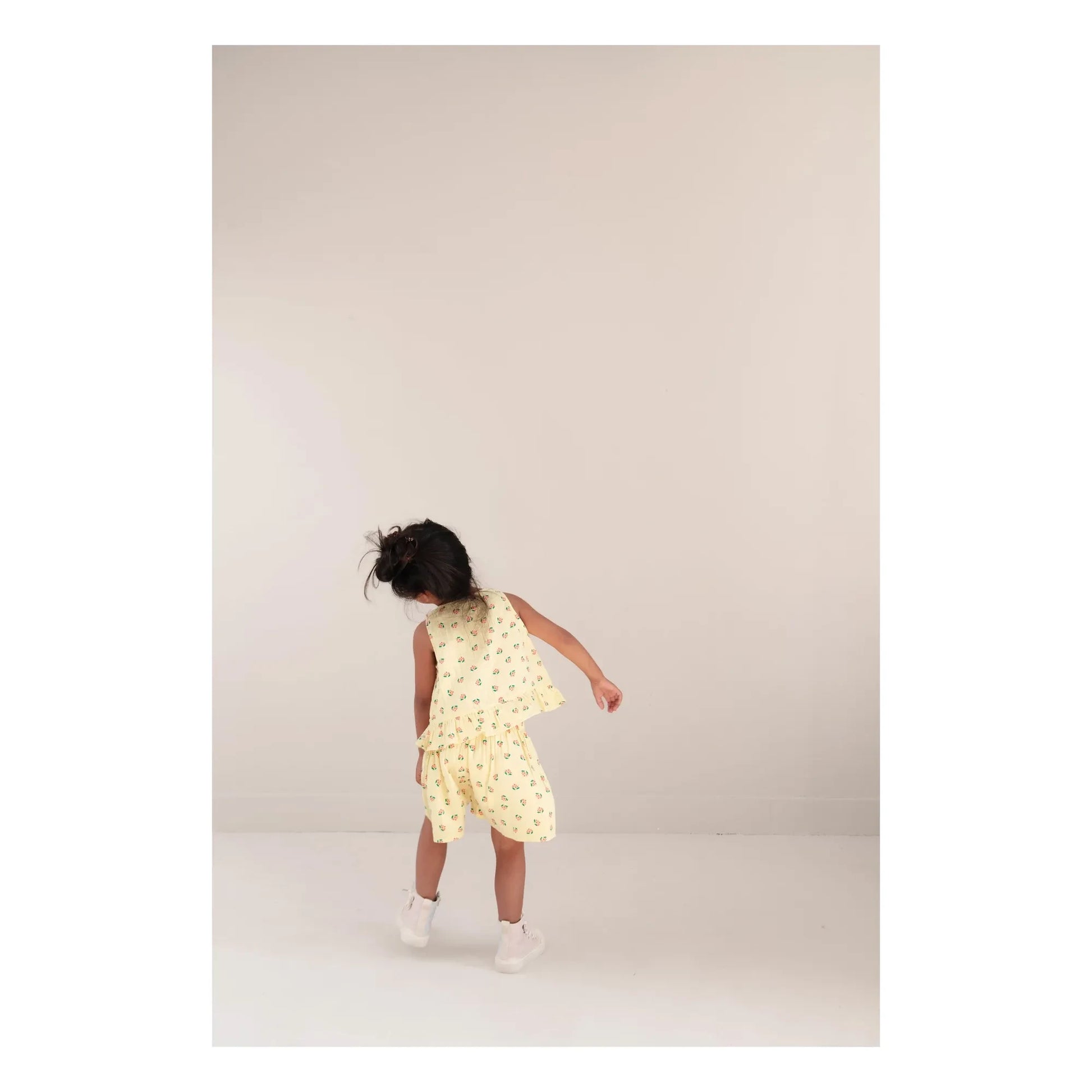 Jenest - Organic Cotton Flowered Summer Shorts | Pale yellow