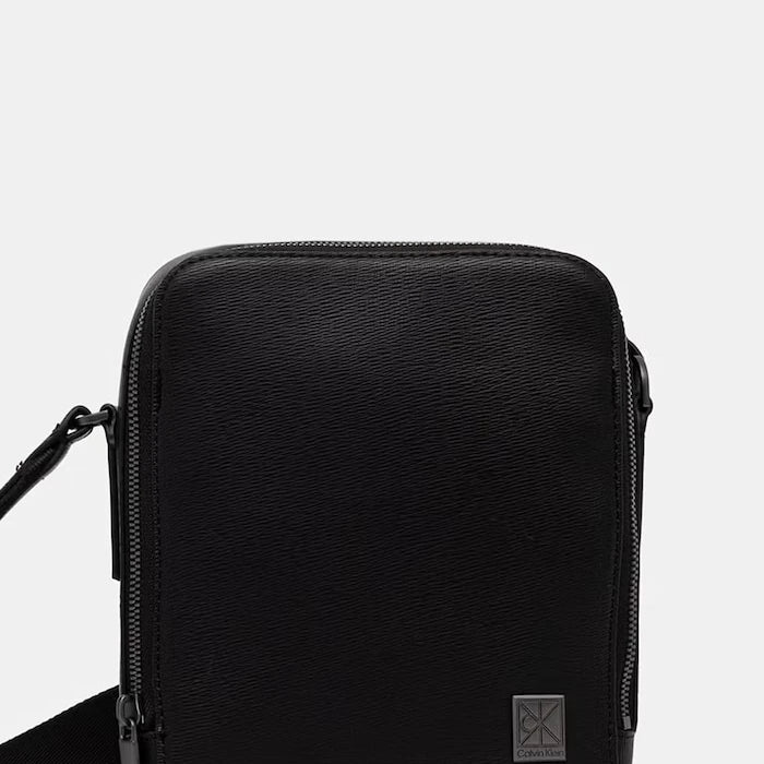 Calvin Klein чанта за рамо мъжка от имитация на кожа