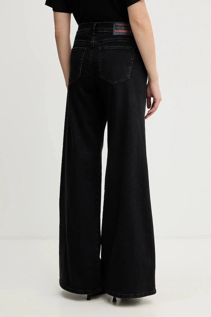 Diesel 1979 D-AKEMI L.32 Jeans
