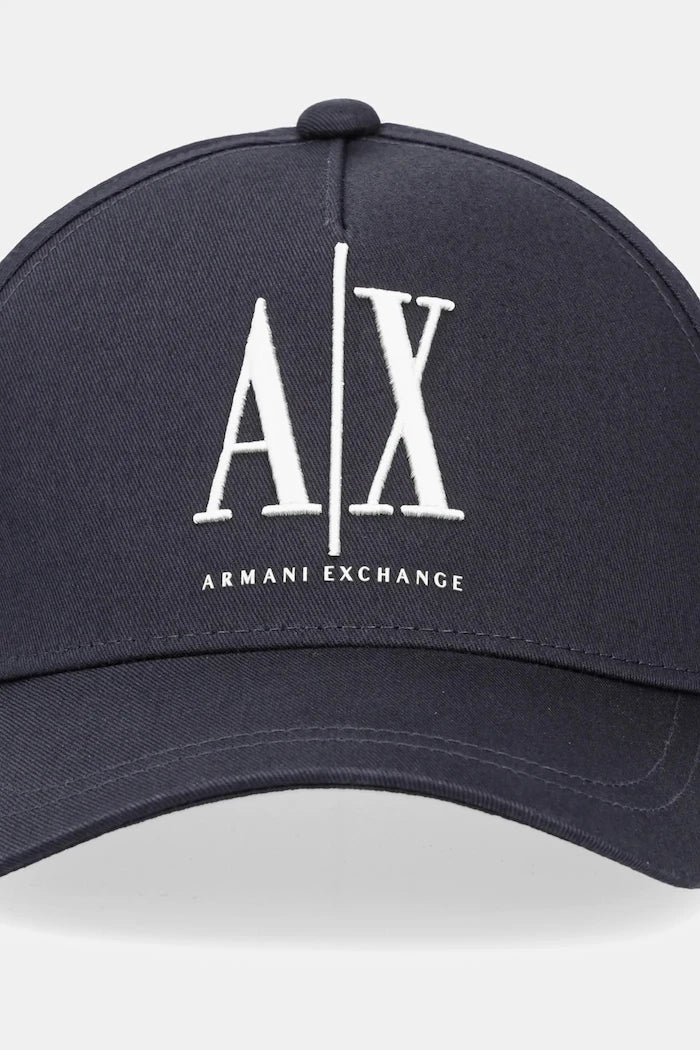 Памучна шапка с козирка Armani Exchange