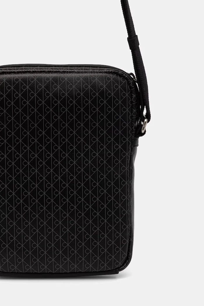 Calvin Klein чанта през рамо мъжка от имитация на кожа