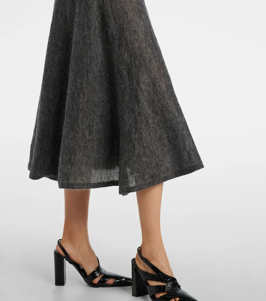 Alaïa - فستان ميدي بتصميم مكشكش من مزيج الموهير والصوف