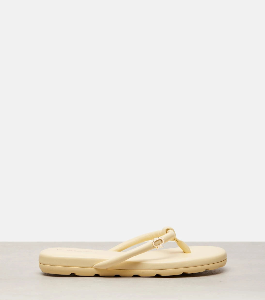 Gianvito Rossi - Fiji leather thong sandals