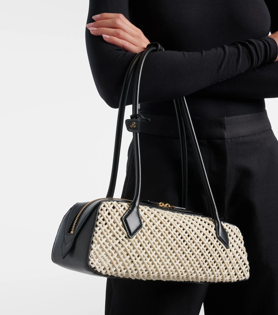 Alaïa - حقيبة كتف Le Teckel المتوسطة المنسوجة