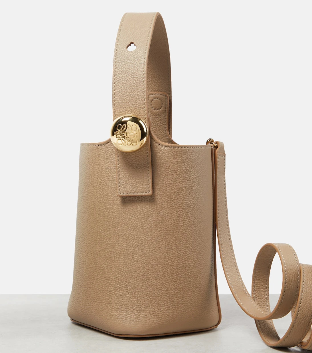 Loewe - Pebble Mini leather bucket bag