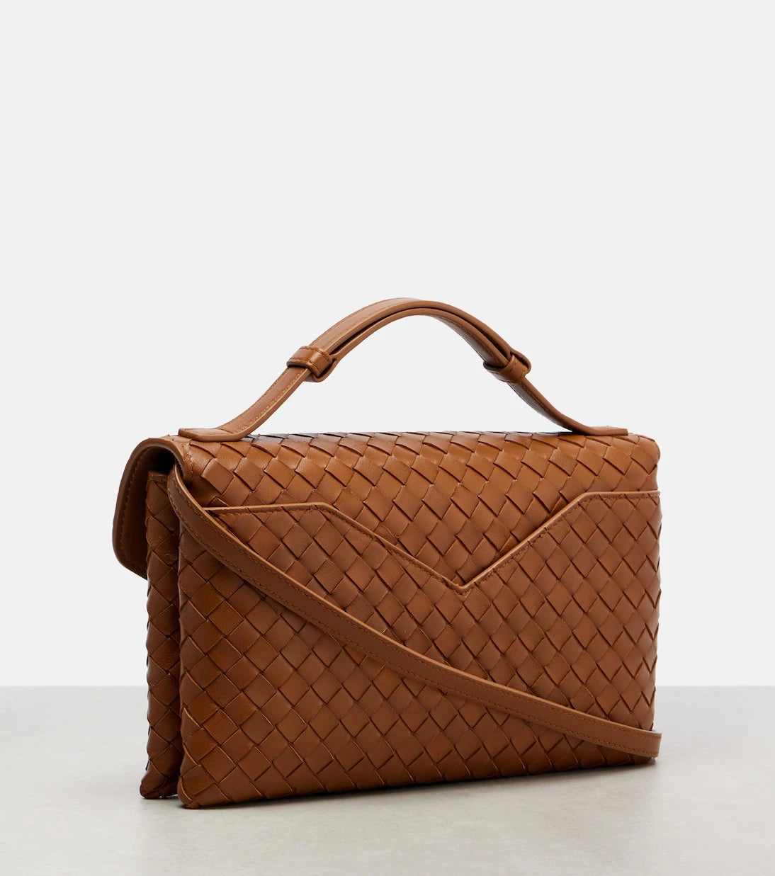 Bottega Veneta - حقيبة يد Knot Lock جلدية بمقبض علوي