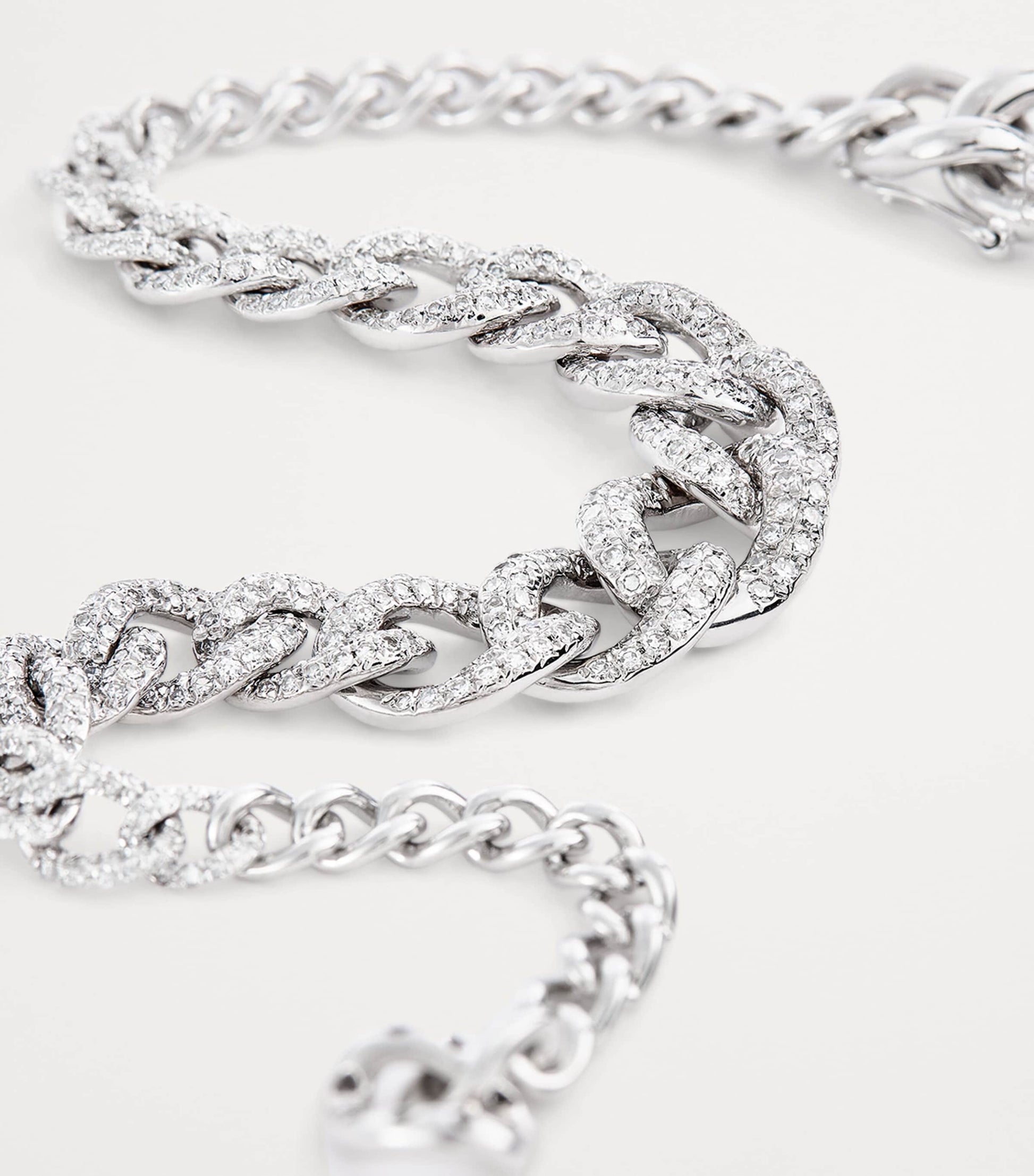 White Gold and Diamond Gradual Pavé Link Bracelet