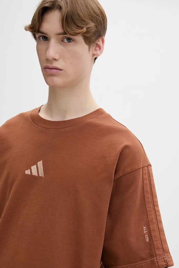 Pamuklu adidas tişört