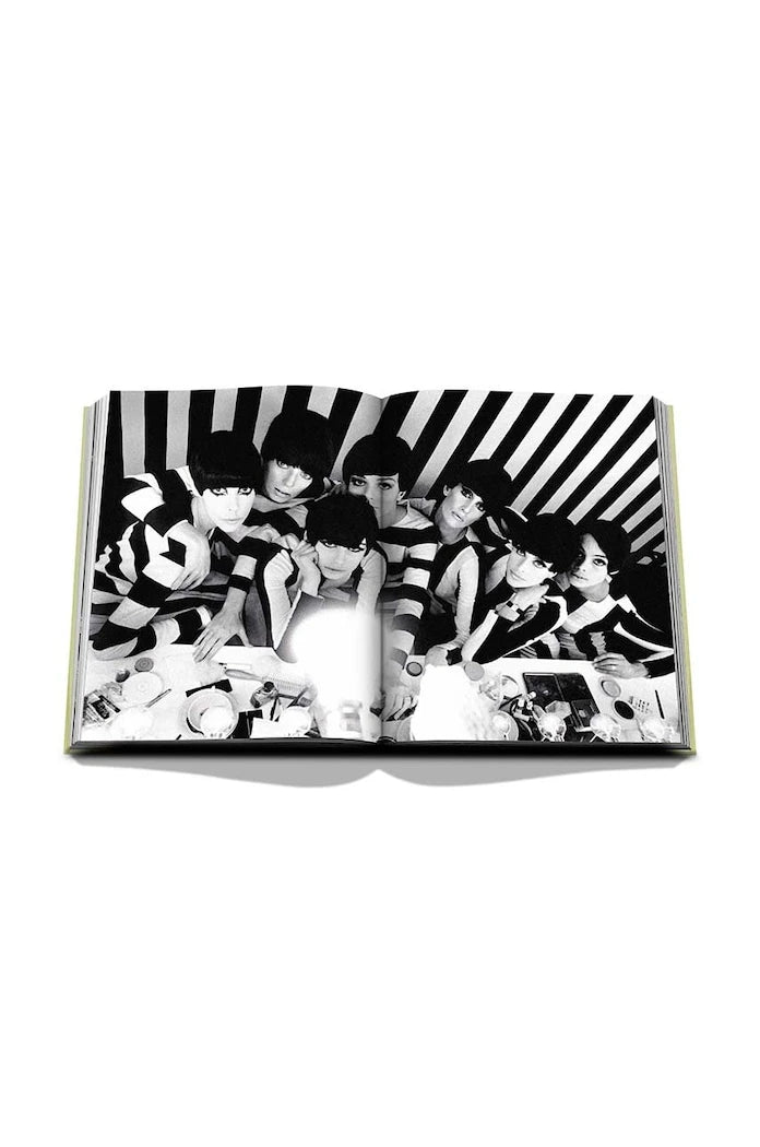 Assouline Pop Art Style by Julie Belcove, English
