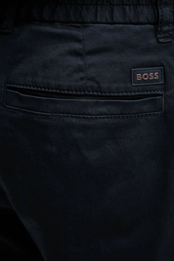 BOSS Orange pamuk ve elastan karışımlı erkek chino şort