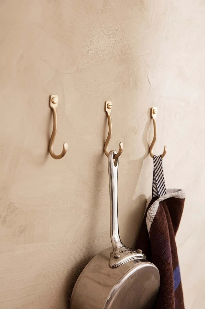 Закачалка за стена ferm LIVING Curvature (3 броя)