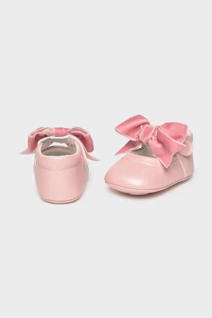 Mayoral Newborn обувки за бебе