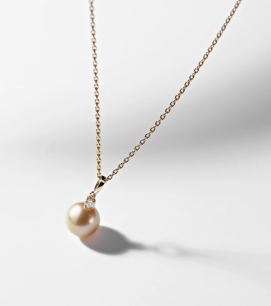 Mikimoto - 18kt gold necklace with pearl and diamond