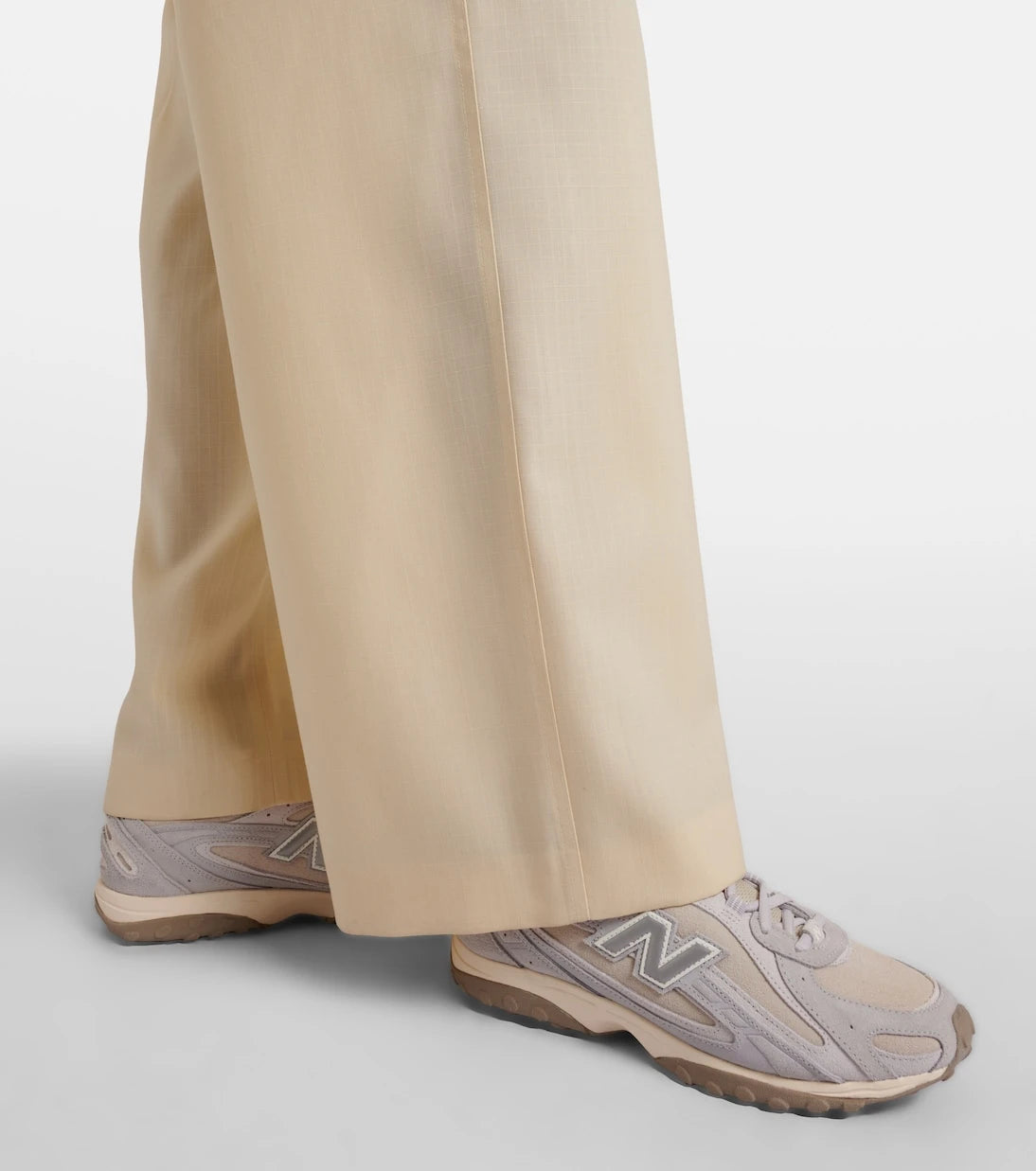 New Balance - حذاء رياضي من الشمواه 204