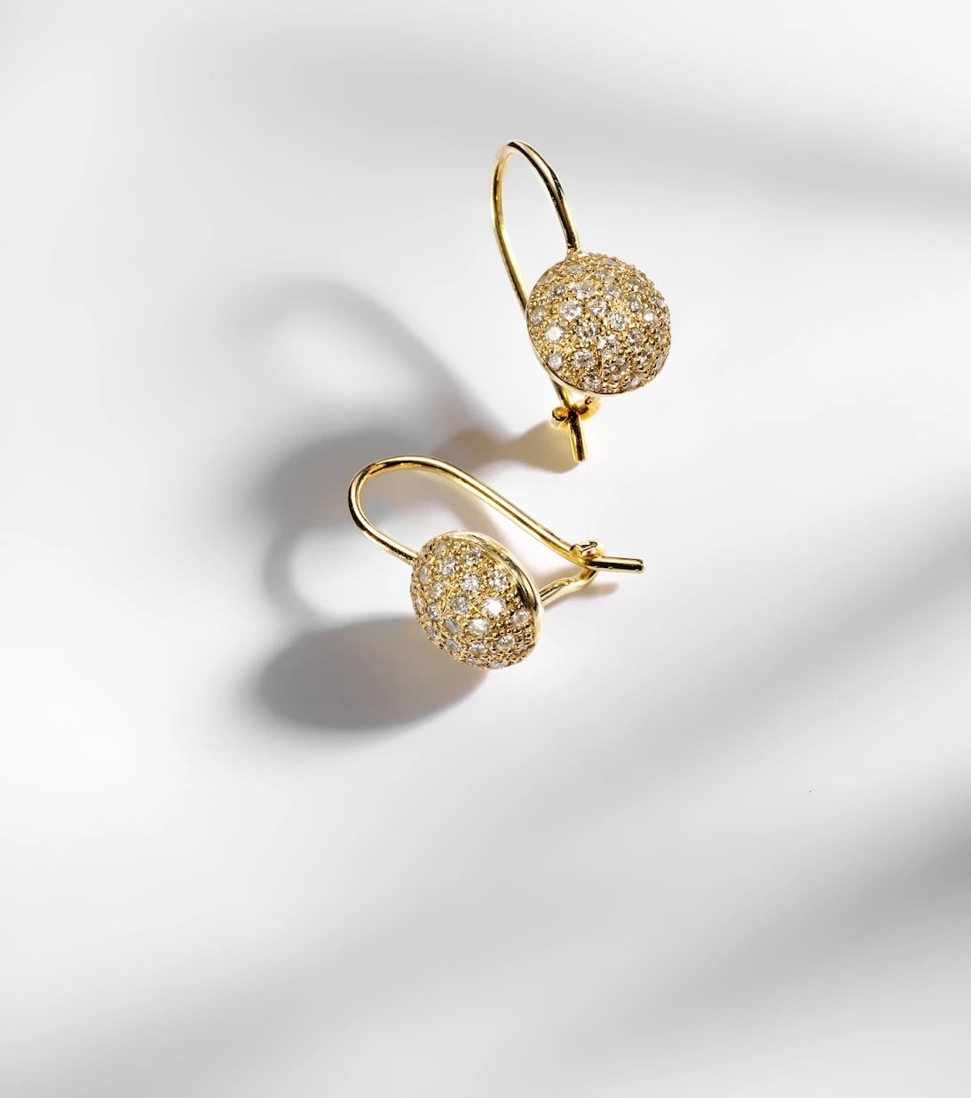 Ileana Makri - Sphere 18kt gold earring with diamonds