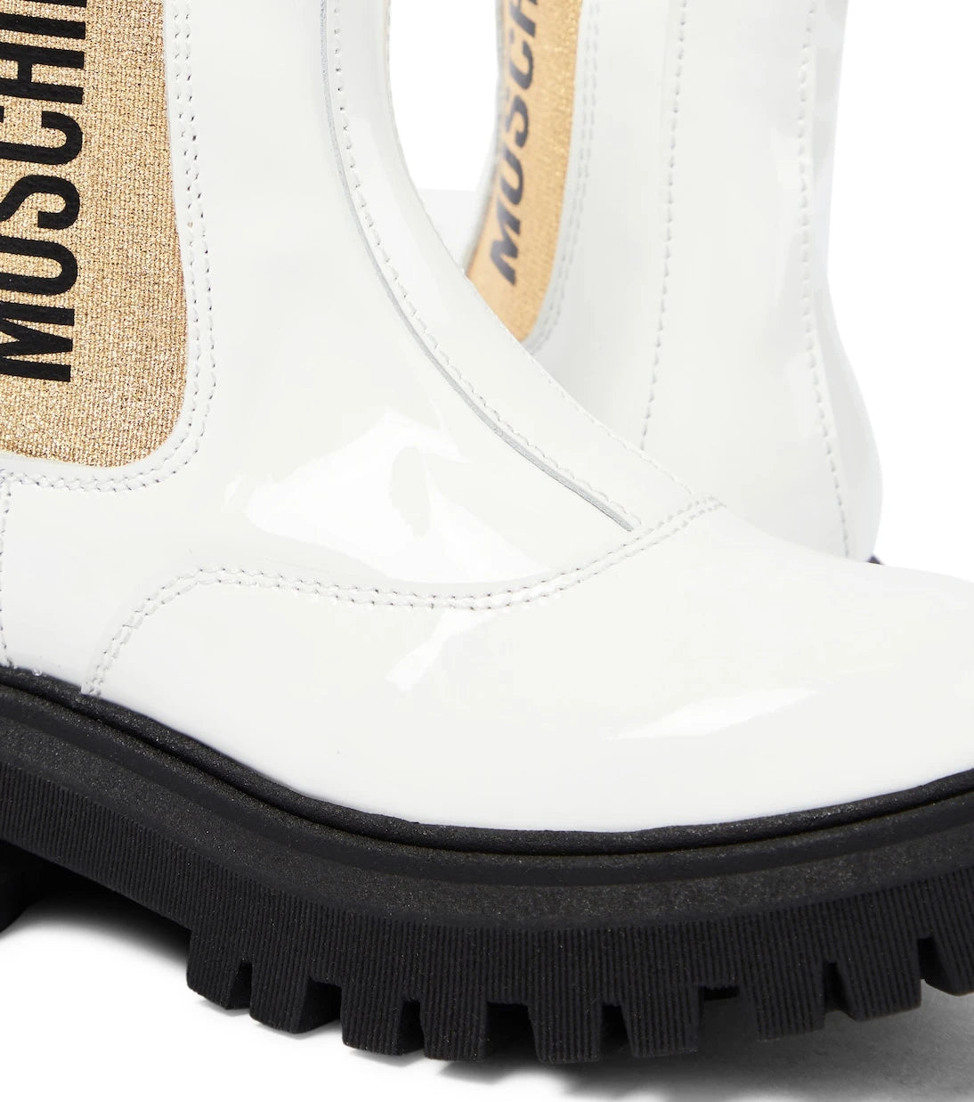 Moschino Kids - بوت من الجلد اللامع بشعار العلامة