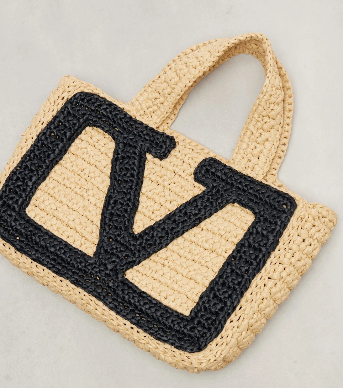 Valentino Garavani - Viva Superstar Small raffia tote bag