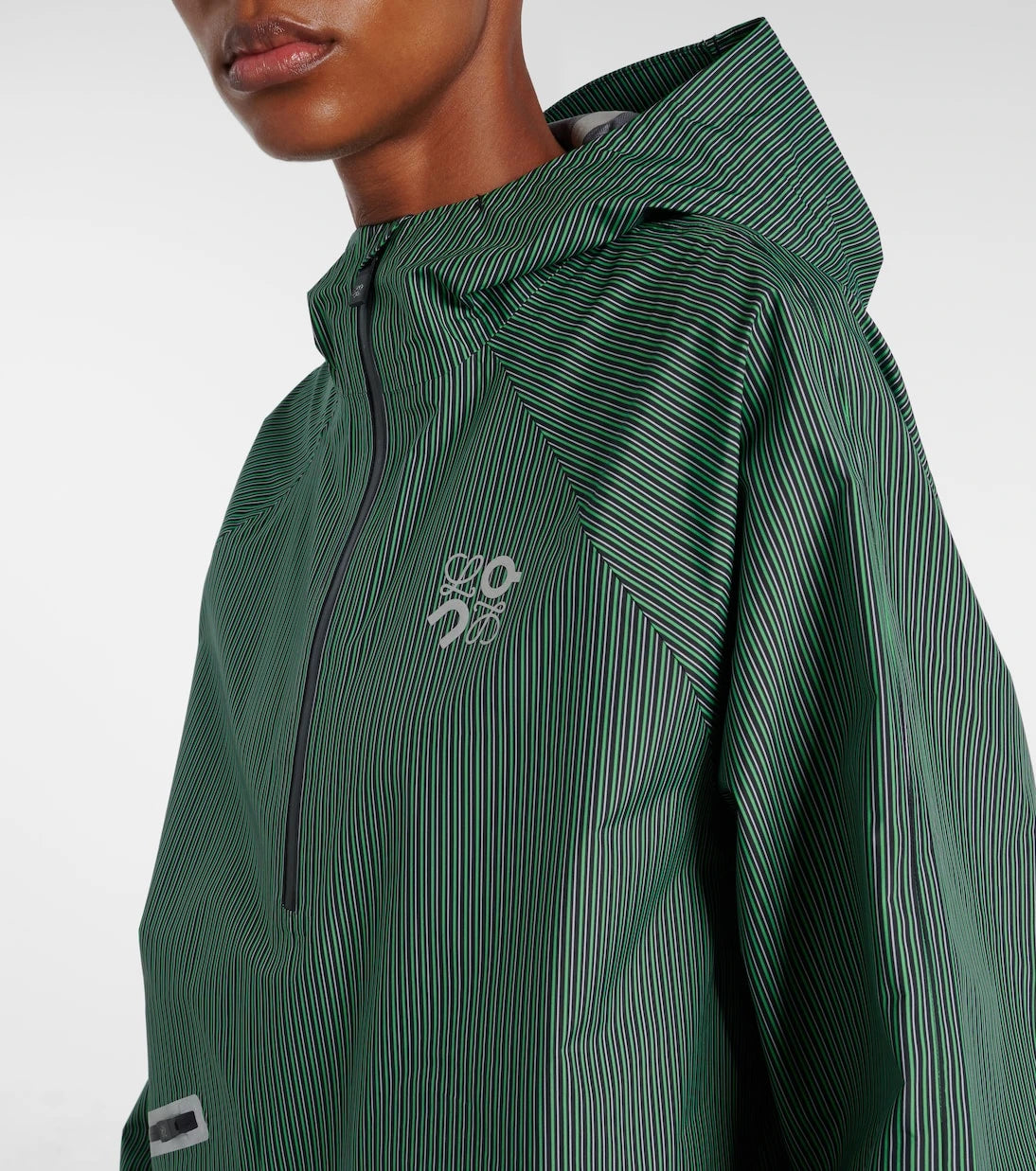 Loewe - جاكيت بنصف سحاب مخطط بالتعاون مع On Storm