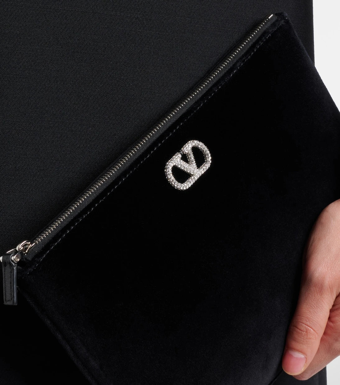 Valentino Garavani - VLogo velvet pouch