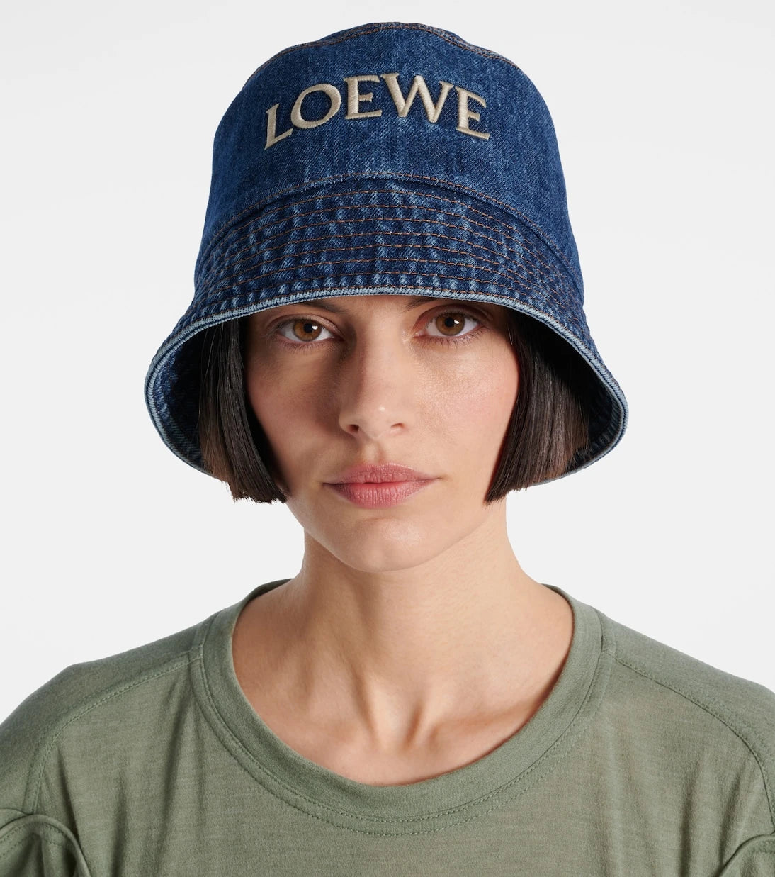 قبعة دلو من الدنيم بشعار Loewe - Paula's Ibiza