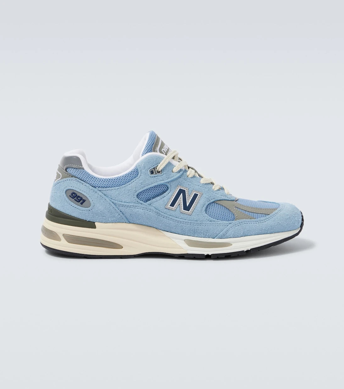 New Balance - حذاء سنيكرز 991v2 من الشامواه
