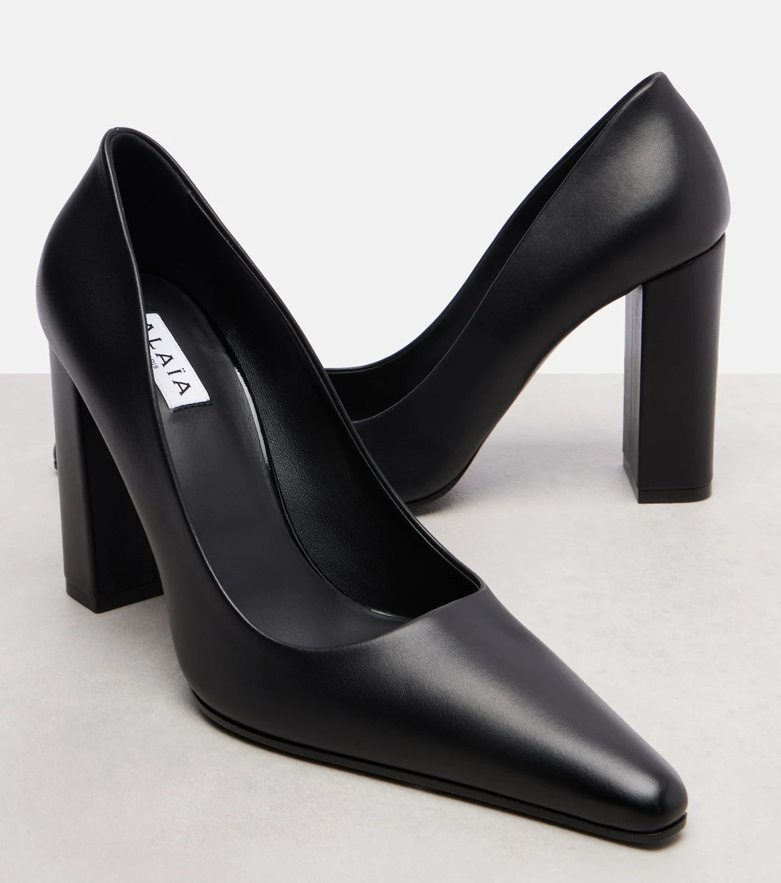 Alaïa - Pointy leather pumps