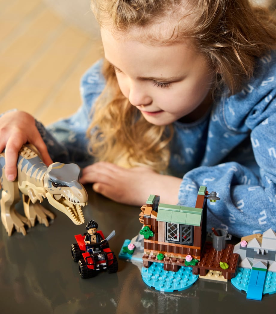 Jurassic World T. rex River Escape 76975