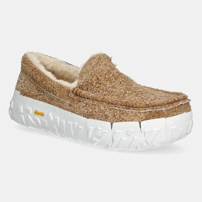 Велурени мокасини UGG Ascot Wrap Tech